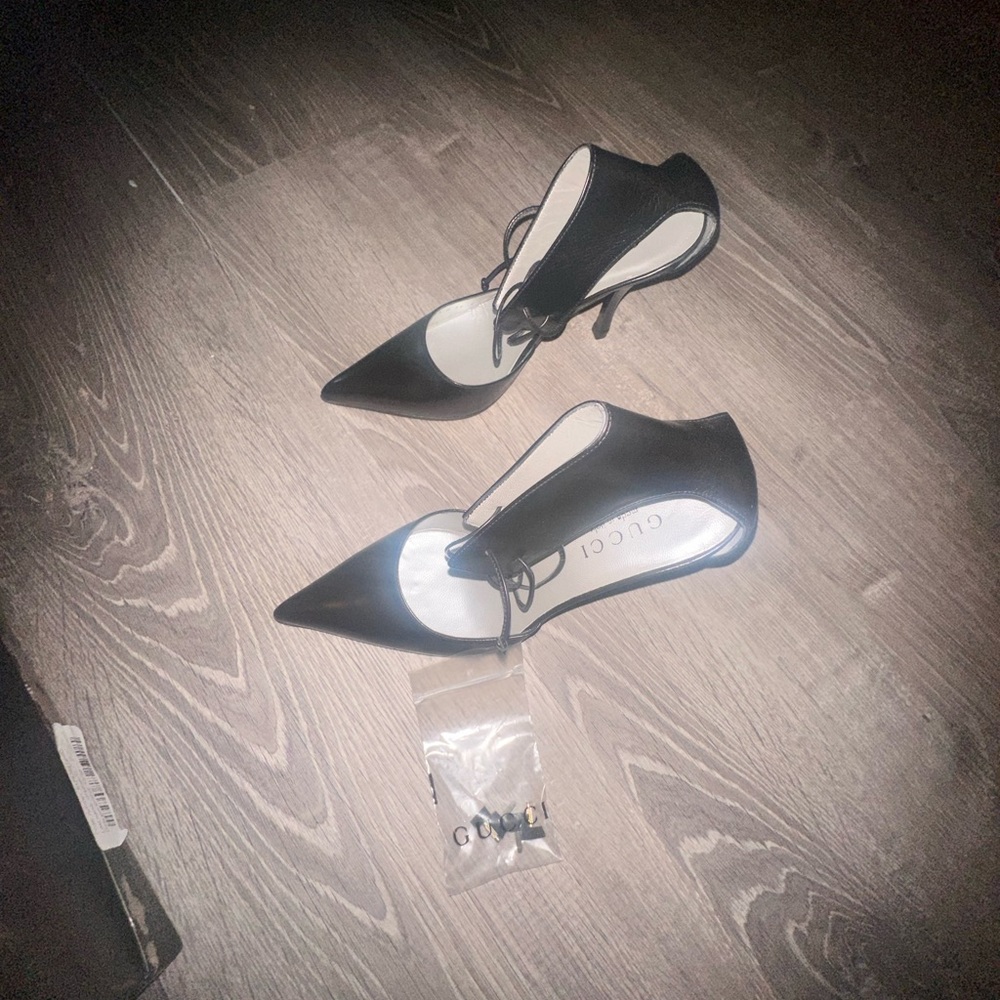 Vintage Gucci pointed toe shoe